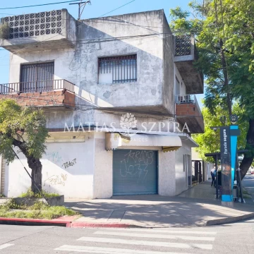 Venta de Vivienda con local comercial en Morón 
