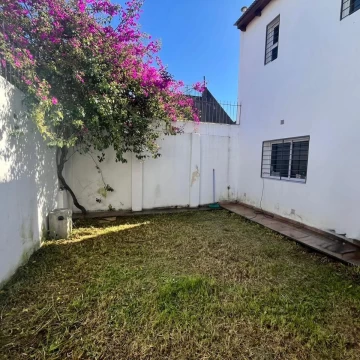 Venta casa 3 dormitorios patio y cochera Rosario