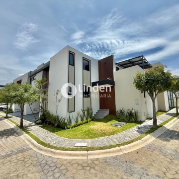 CASA EN ESQUINA EN VENTA EN PARQUE AGUASCALIENTES, ZONA CASCATTA, LOMAS DE ANGELÓPOLIS III