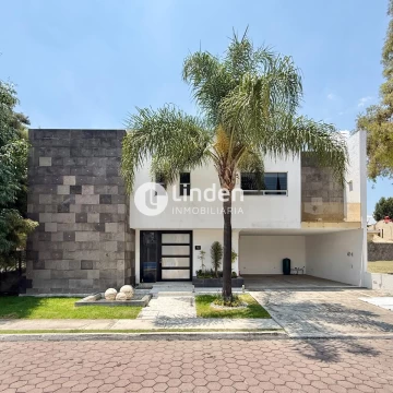 CASA EN VENTA EN FRACCIONAMIENTO EL CAMPANARIO, ZONA SANTIAGO MOMOXPAN, SAN ANDRÉS CHOLULA