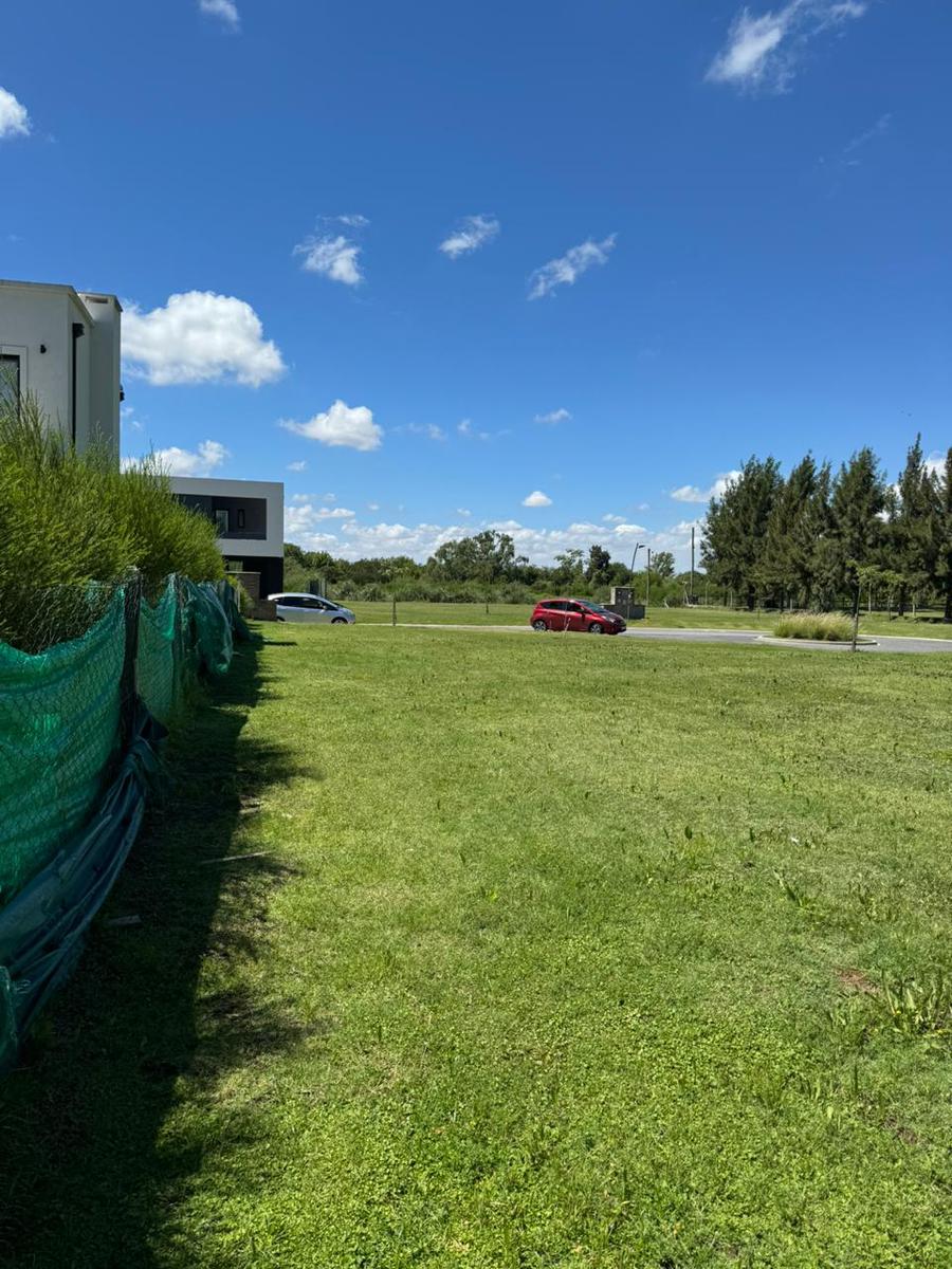 Espectacular Lote en Barrio Náutico Canal Villanueva con amarra incluida - 2