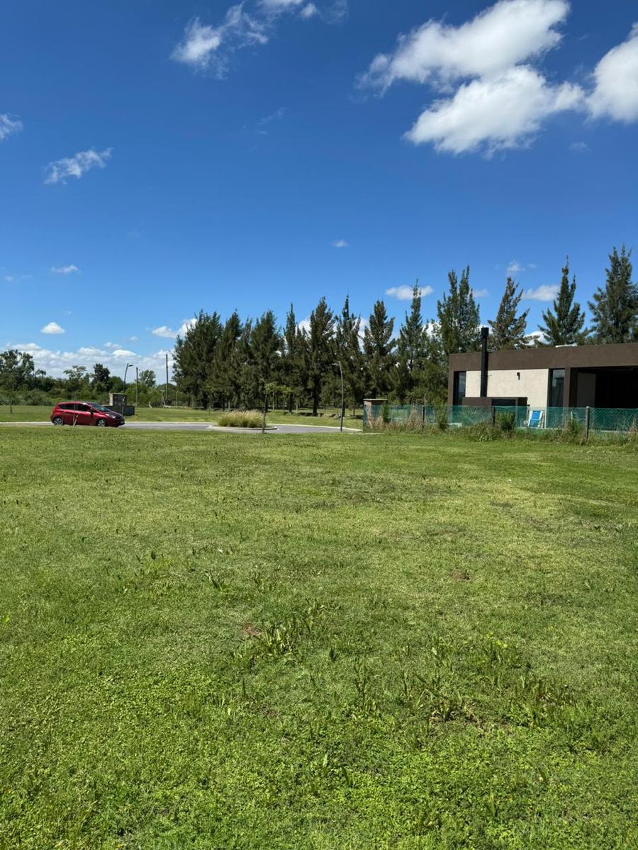 Espectacular Lote en Barrio Náutico Canal Villanueva con amarra incluida - 4