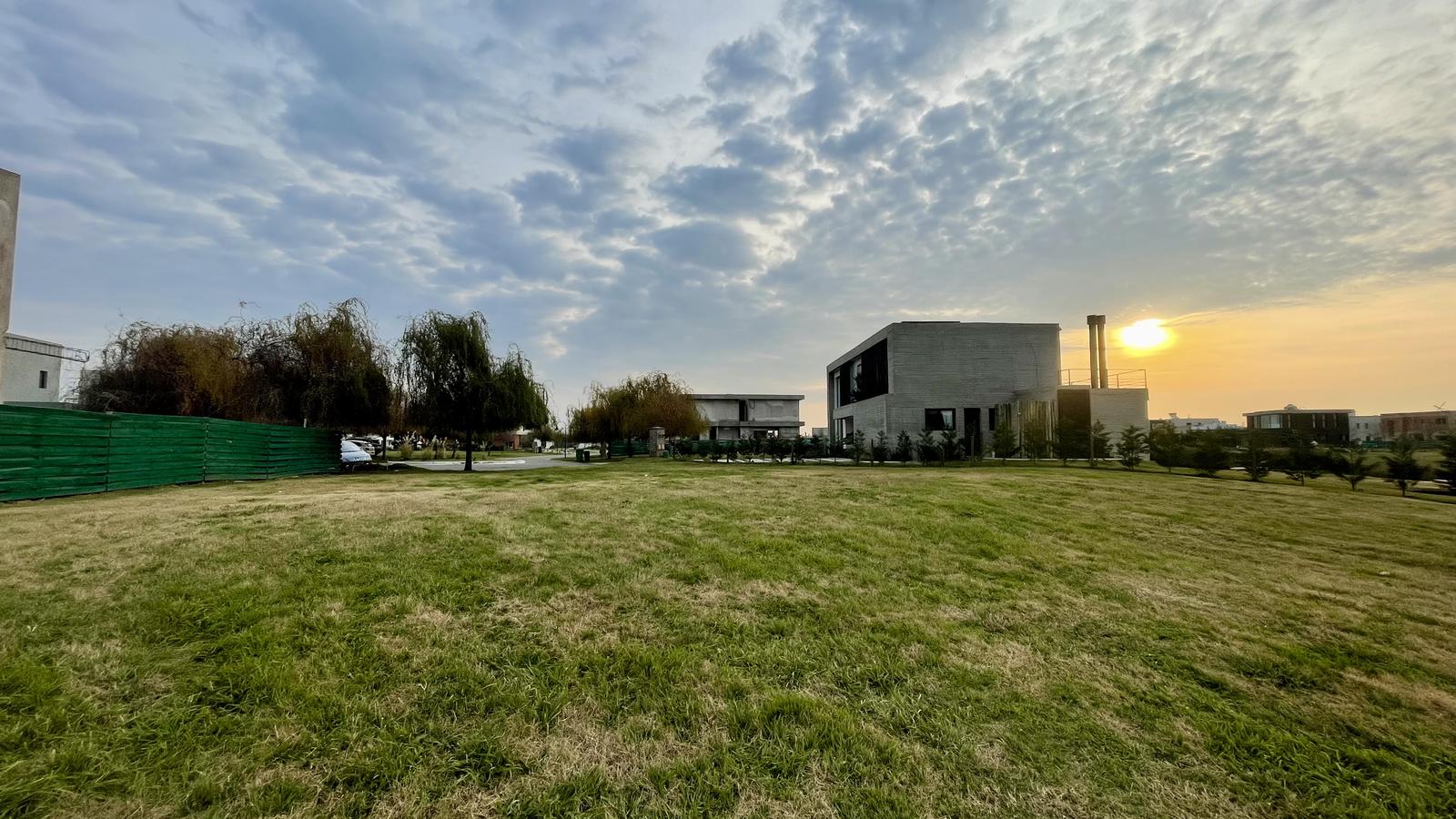 Lote a la laguna en venta en Naudir - 30 mts de costa - 5