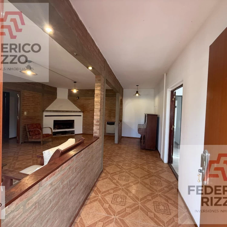 EXCELENTE CASA QUINTA A LA VENTA EN ARGUELLO!