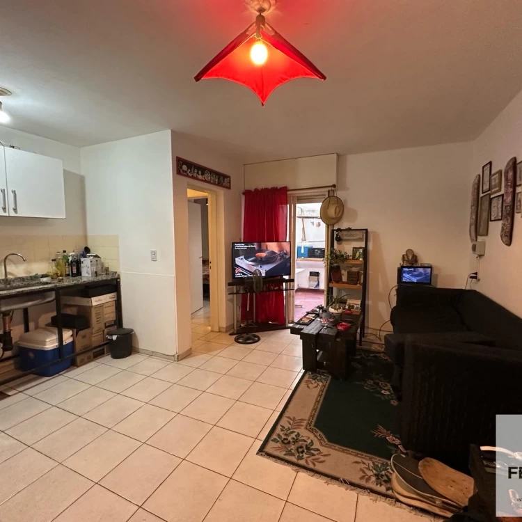 En Venta Dpto 1 Dorm. con 2 patios. B° General Paz. Se acepta vehículo.