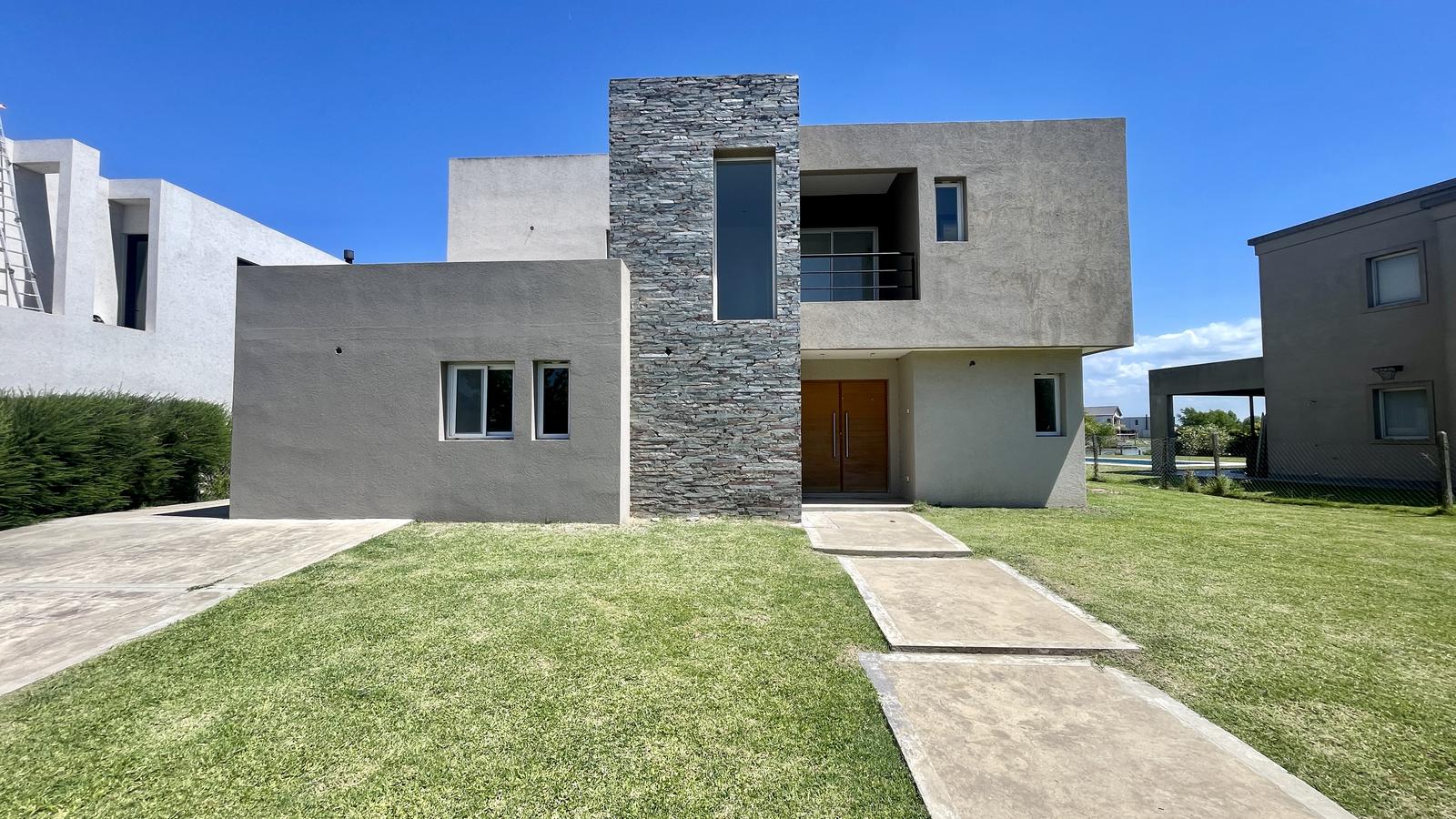 Casa en Canton a la Laguna en Venta - Con Piscina - 2