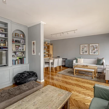 Semipiso en venta de 2 dormitorios edificio en esquina – Recoleta
