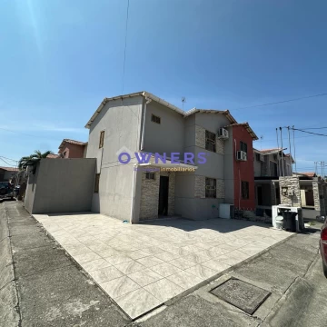 Casa EN VENTA EN URB MALAGA ESQUINERA SALITRE DAULE (JLR)