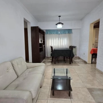 Casa dos dormitorios amueblada alquiler Ituzaingo norte