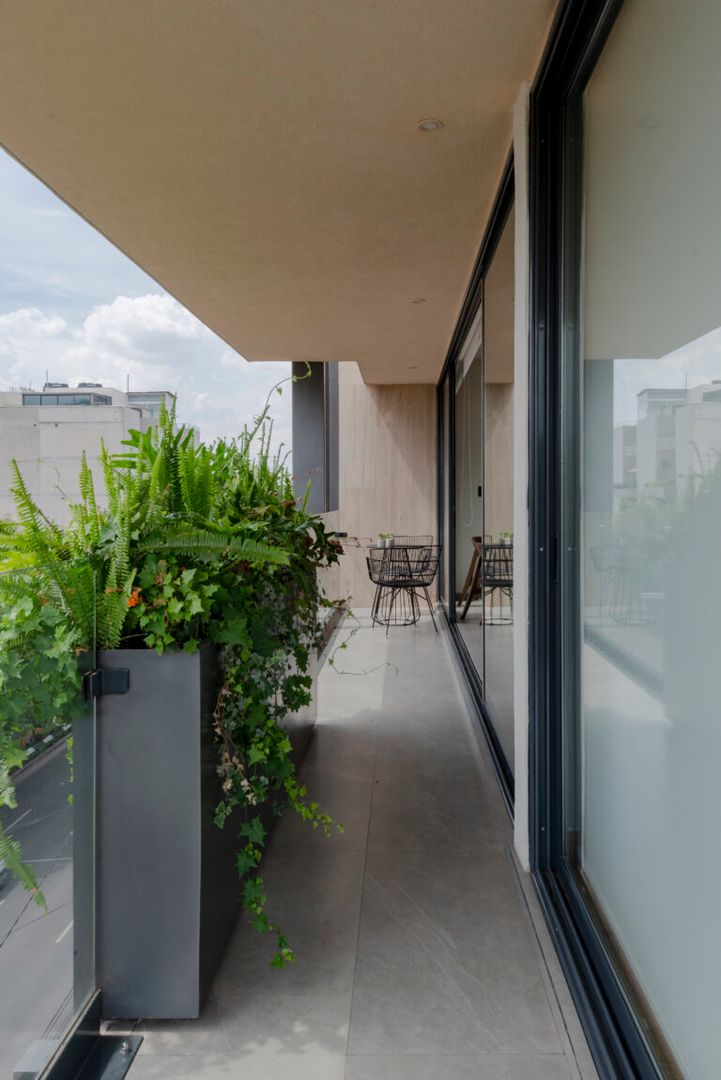 Benci_VH-39-768x1151 balcon.jpg