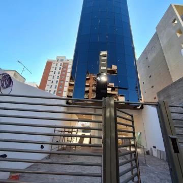 Alquiler de oficina premium 2 ambientes en Quilmes Centro - Plaza Conesa