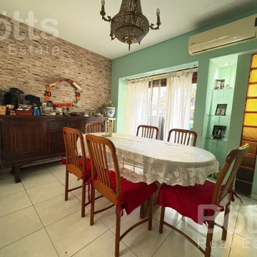 Venta departamento 4amb + dependencia - Flores