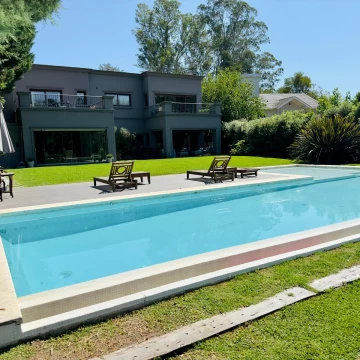 Alquiler Casa 8 Ambientes Abril Country Club