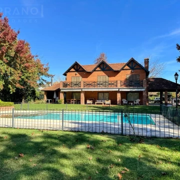 Casa en venta Barrio Champagnat- Estancias Del Pilar