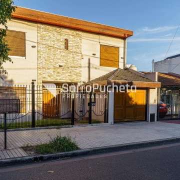 Venta casa 5 ambientes en Villa Luzuriaga