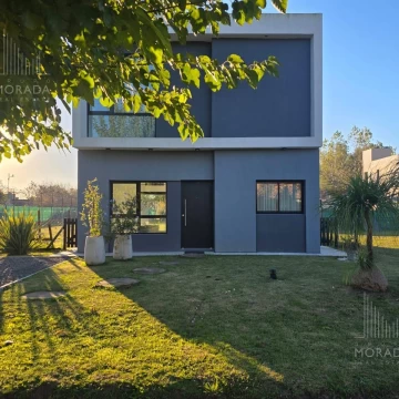 Casa en alquiler de 5 ambientes en barrio privado de Pilar
