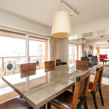 Departamento en venta en Palermo Chico 4 amb., cochera fija. Edificio Torre piso Alto.