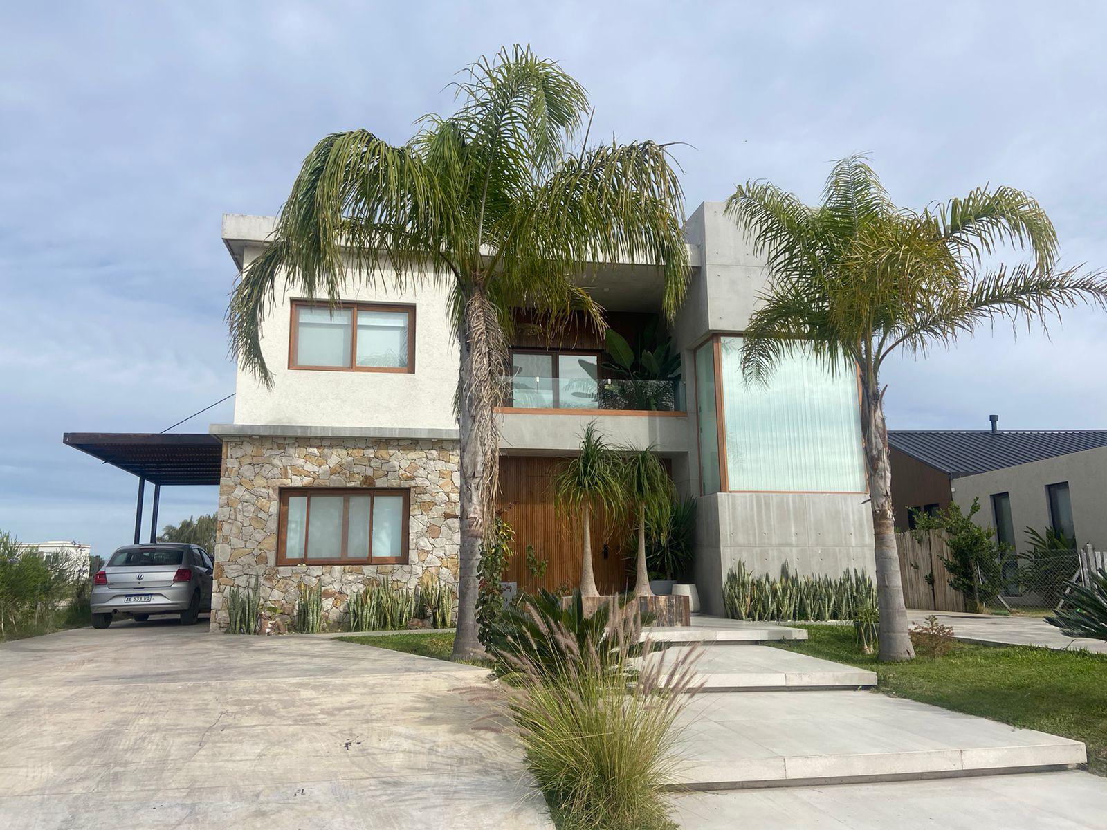 Casa en Venta 4 dorm San sebastian Area 7 a Laguna - Principal