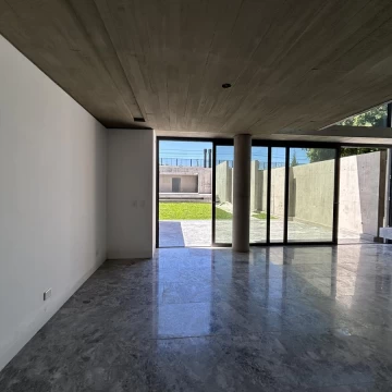 CIVIS Barrio Parque, proyecto único,pileta,  jardines y terrazas, 3 cocheras c/unidad