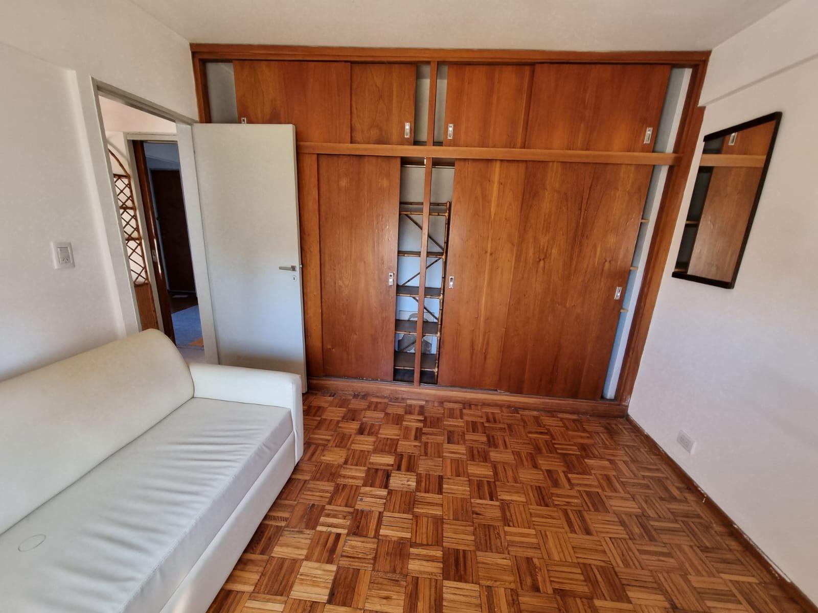 Dormitorio frente s/balcon