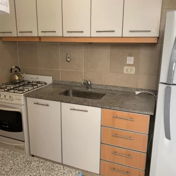 Venta departamento con patio y balcón