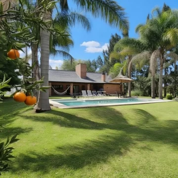 VENTA CASA CAMPOS DE ROCA 3 DORMITORIOS