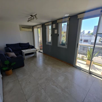 VENTA DEPARTAMENTO 4 AMBIENTES BERNAL CENTRO, BALCON, APTO CRÉDITO.