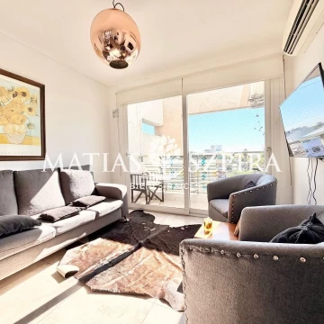 Excelente piso con terraza propia  y cochera en castelar 