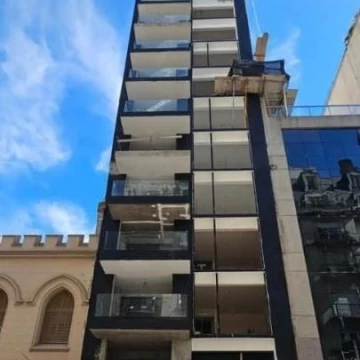 VENTA | 2 Ambientes con Balcón vista frente – Recoleta