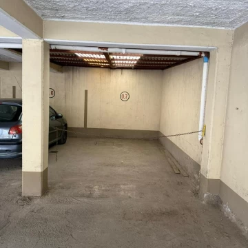 Cochera en complejo de departamentos privada