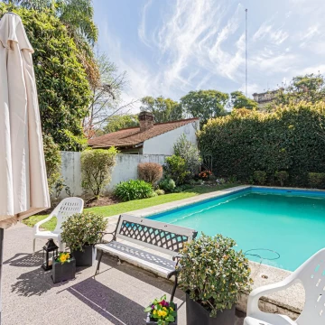 Casa | Parque, Piscina y Cochera | Venta,  Devoto