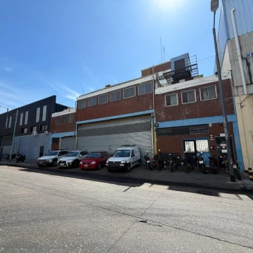 Excelente Depósito en VENTA MIXTURA 3 Barracas
