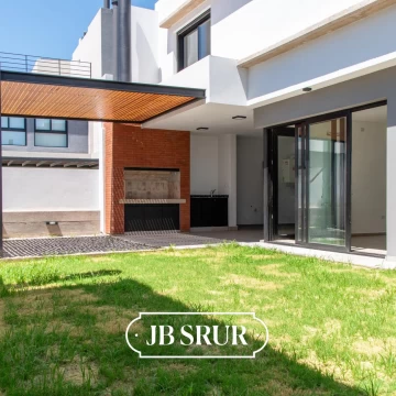 Dúplex en venta de 3 dormitorios en Greenville 2