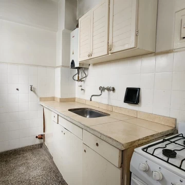 Departamento en  venta Balvanera 2 ambientes piso alto APTO CREDITO