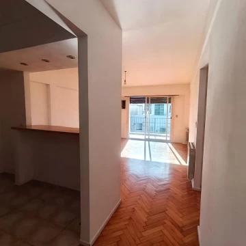 Venta Departamento 2 ambientes con balcón reciclado en Belgrano R