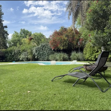 Casa sobre doble lote en Mapuche