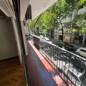 Venta Departamento en Recoleta 4 ambientes c/balcón, cochera y baulera