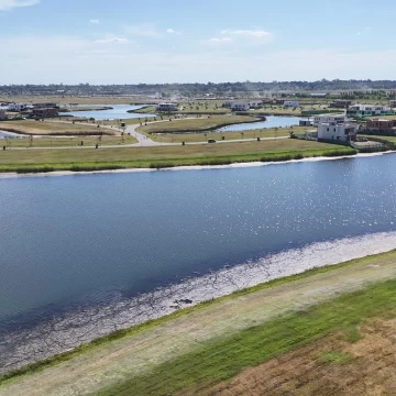 VENDE LOTE A LA LAGUNA EN PUERTOS ESCOBAR BARRIO AMARRAS FINANCIADO TOMA PERMUTA