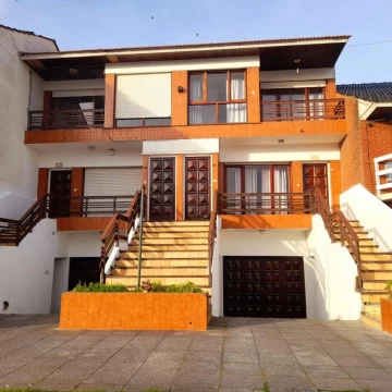 VENDE 4 DUPLEX EN BLOCK CON COCHERAS Y JARDIN CON PARRILLA MAR DEL PLATA