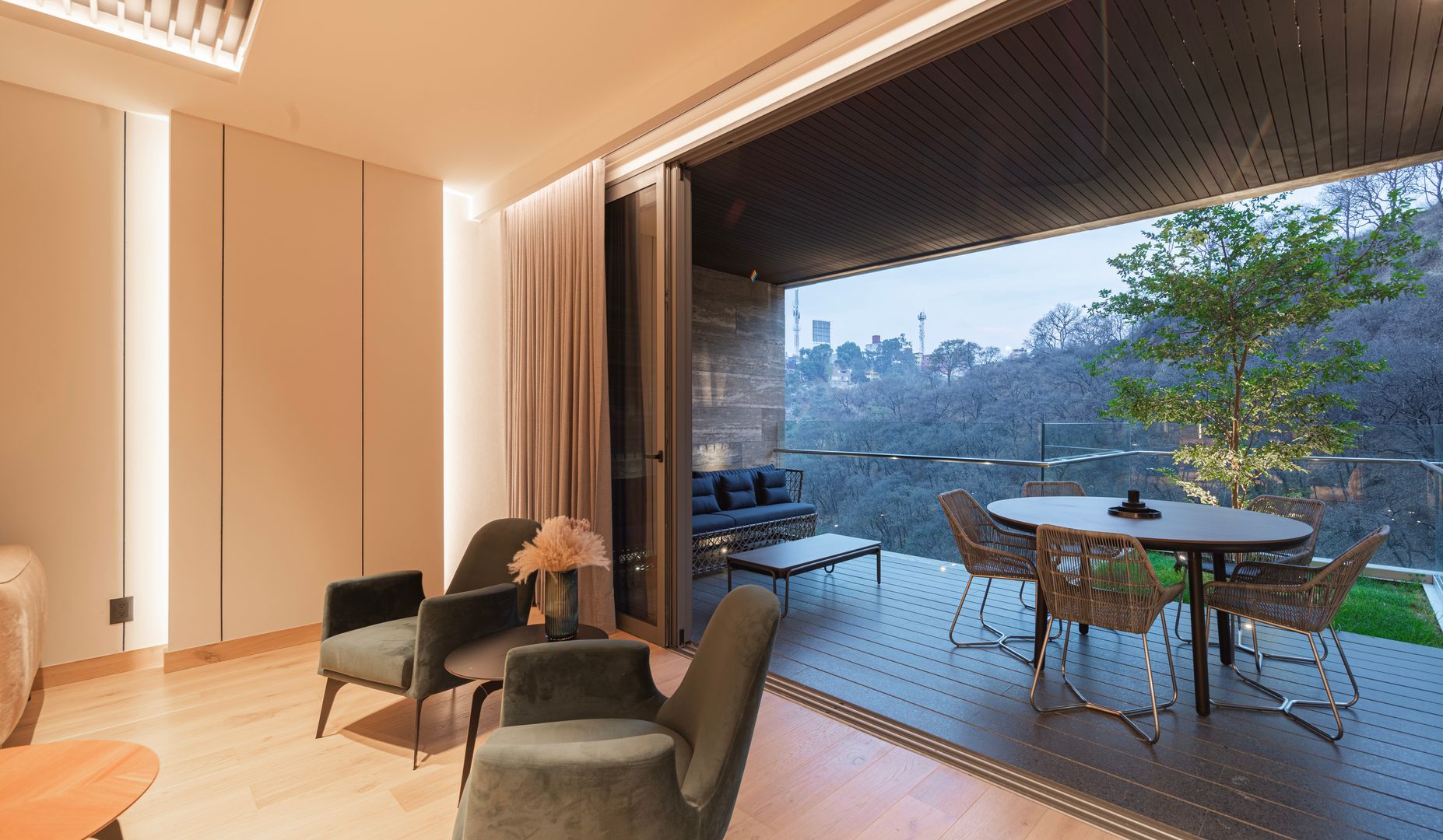 miralta-502-jafifarquitectos-arturolimonfoto-7051-Pano HDR.jpg