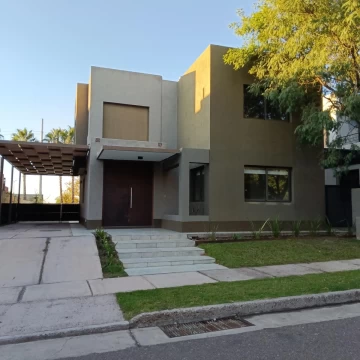 CASA EN VENTA PALMARES VALLEY