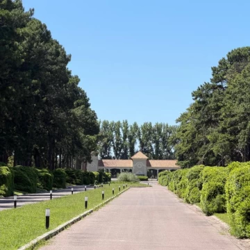 Venta de excelente lote en esquina de 1800m2 en Pinares Golf C.C, Exaltación de la Cruz