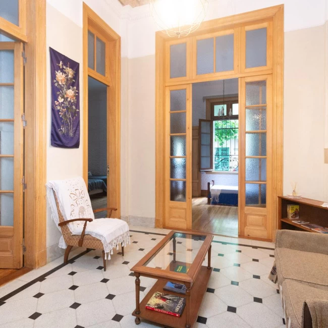 Venta Departamento 5 ambientes en PB con patios Balvanera