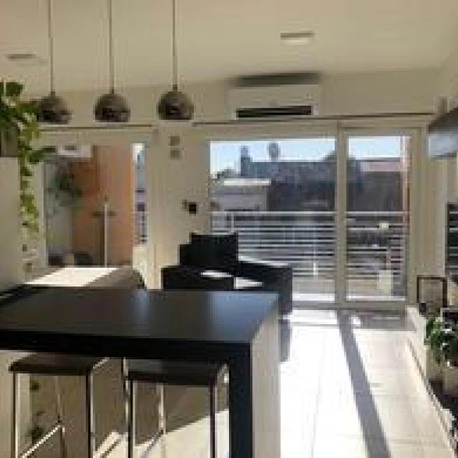 VENTA DEPARTAMENTO CON BALCON Y PUERTA PENTAGONO EN LINIERS