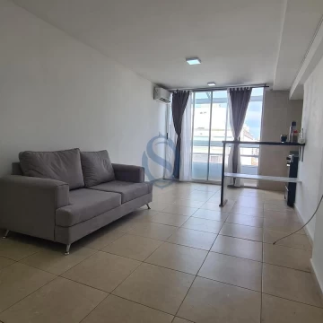 Alquiler 24 meses - Tres ambientes en duplex a la calle con terraza propia - 11 de Septiembre