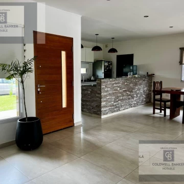 Casa venta 5 Amb Pilar Del Este S.Ramon Jardín, Quincho,Pileta (Pemuta/financiacion) Escucha ofertas