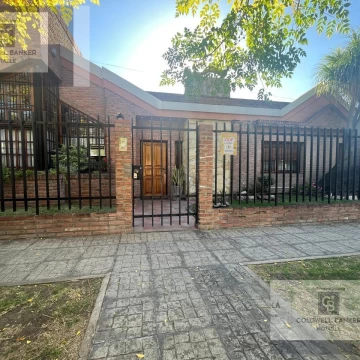 venta casa 5 ambientes castelar