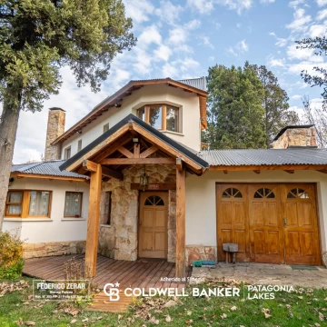 Casa en venta 4 ambientes en Bariloche con vista parcial al lago