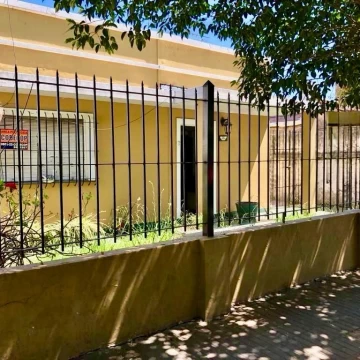 VENTA CASA  3AMB. COCHERA APTO CRÉDITO