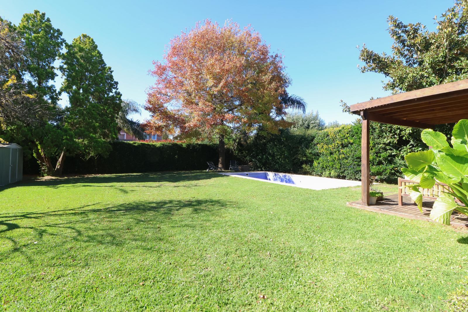Jardin con pileta